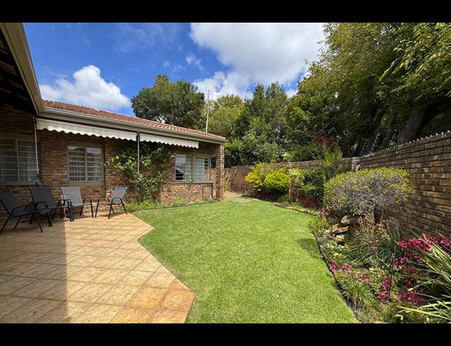 3 BEDROOM TOWNHOUSE FOR SALE IN SANDOWN